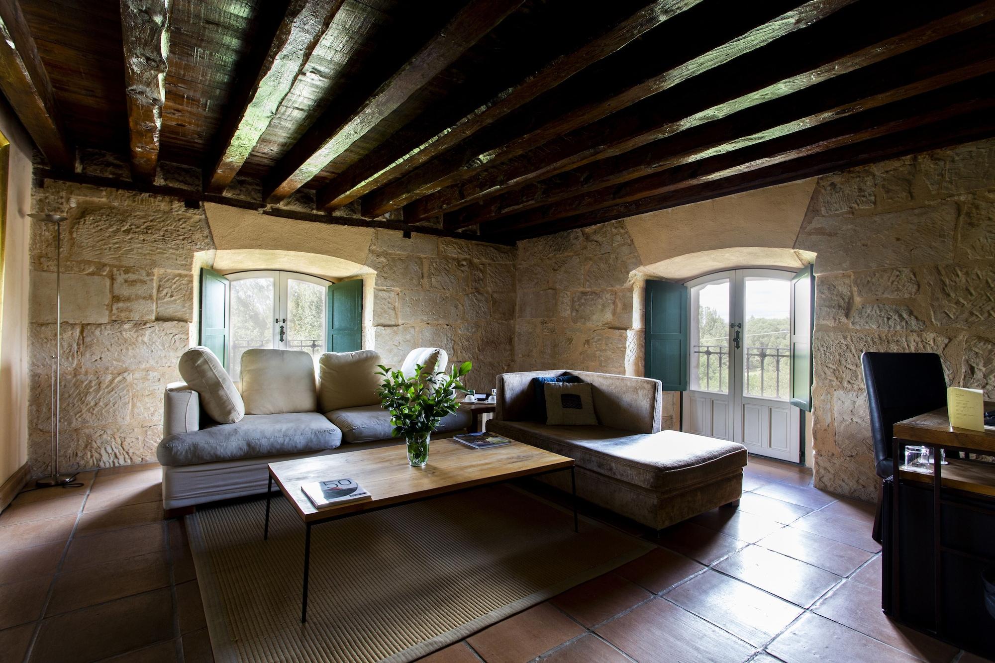 Hacienda Zorita Wine Hotel & Spa Valverdon Bagian luar foto The interior of the tower