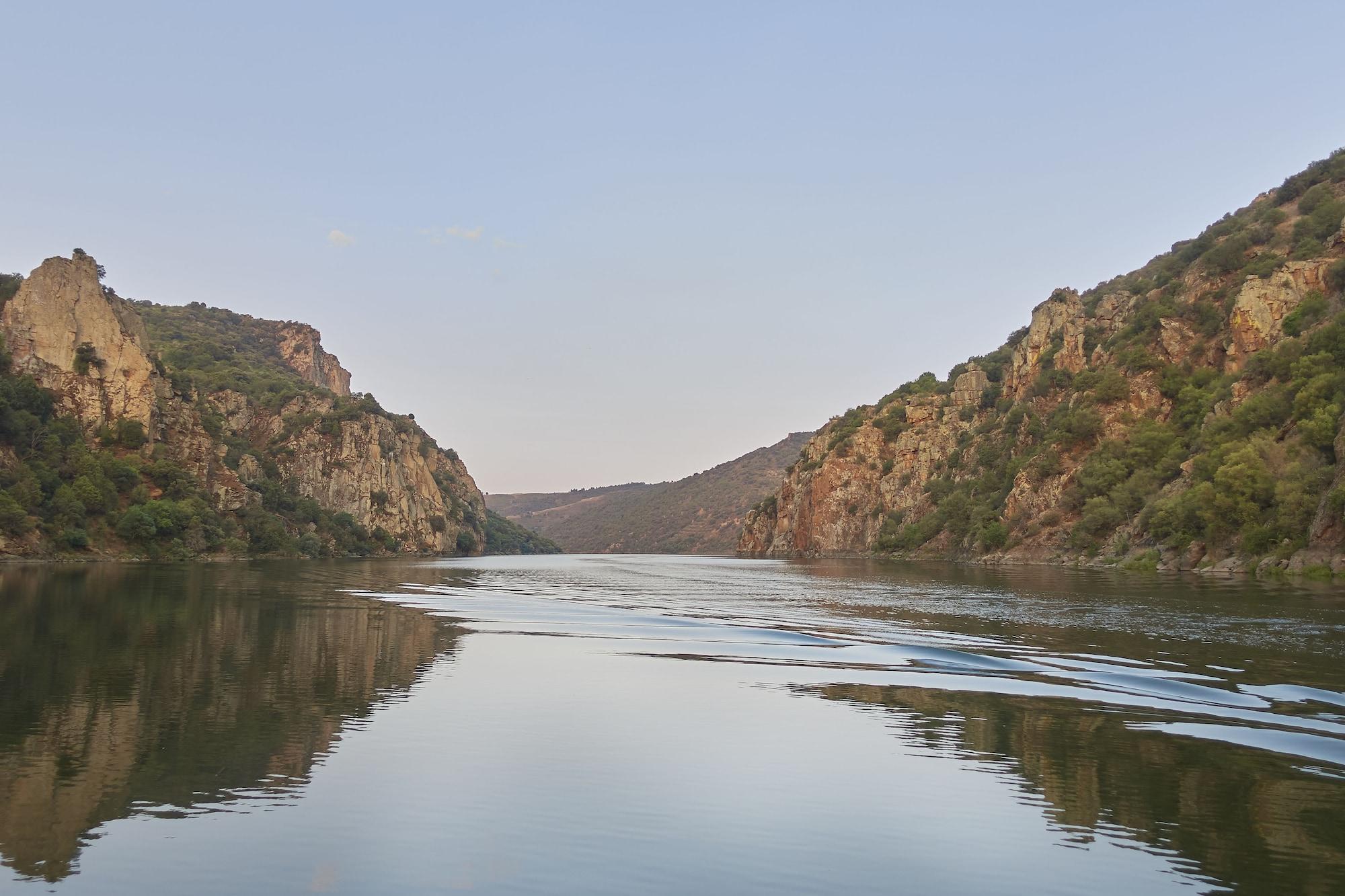 Hacienda Zorita Wine Hotel & Spa Valverdon Bagian luar foto The river at the end of the canyon